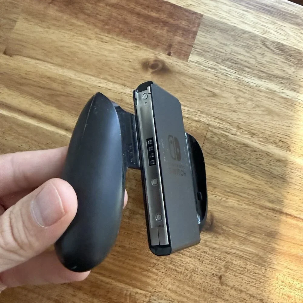 Official Genuine Nintendo Switch Joy-Con Non Charging Comfort Grip HAC-011 OEM